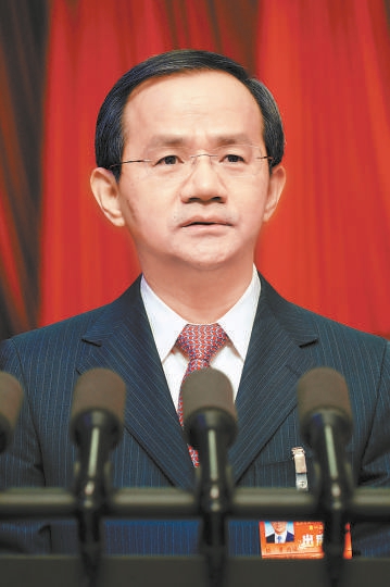 殷勇同志作政府工作報告。.jpg